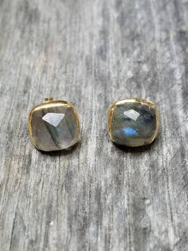 Vermeil - Orecchini a perno in oro con labradorite per la vendita all'ingrosso da parte di Sosie Designs