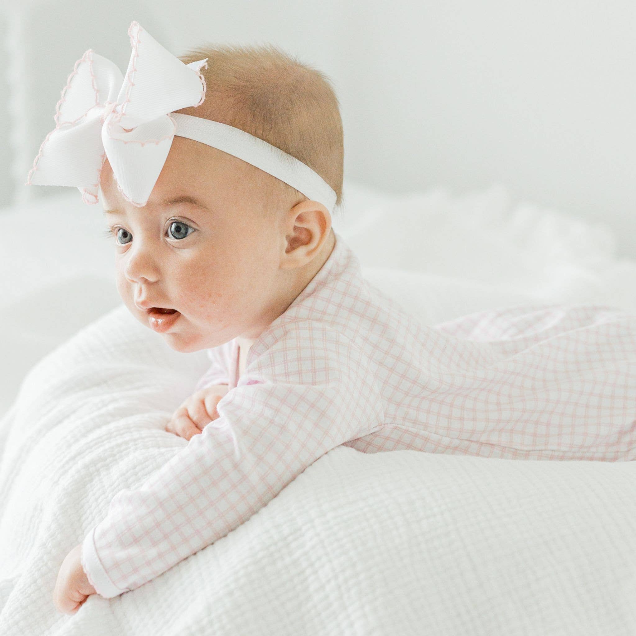 Magnolia Baby – Großhandel Strampler – Baby – Peek-A-Boo Wünsche Strampler - Rosa1