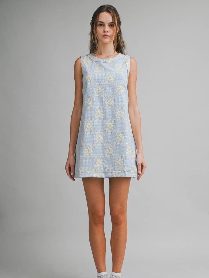 Robe droite mini bleu clair brodée ED6040Y pour la vente par Endless Blu