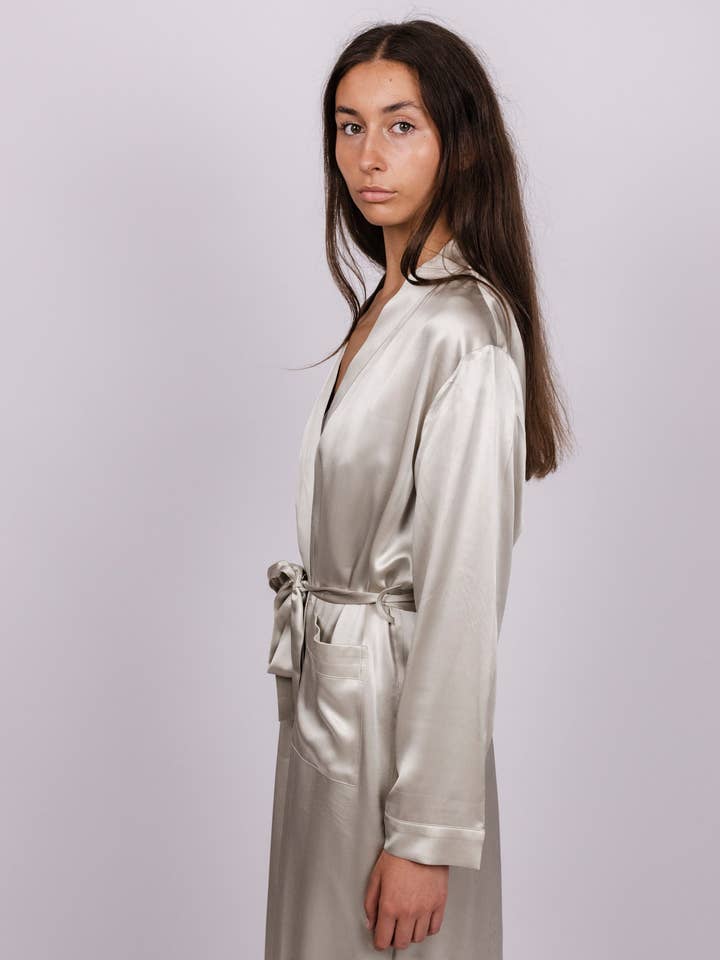 Silk Magnolia - Wholesale Robe – Women's - SILK DRESSING GOWN PEARL GREY
