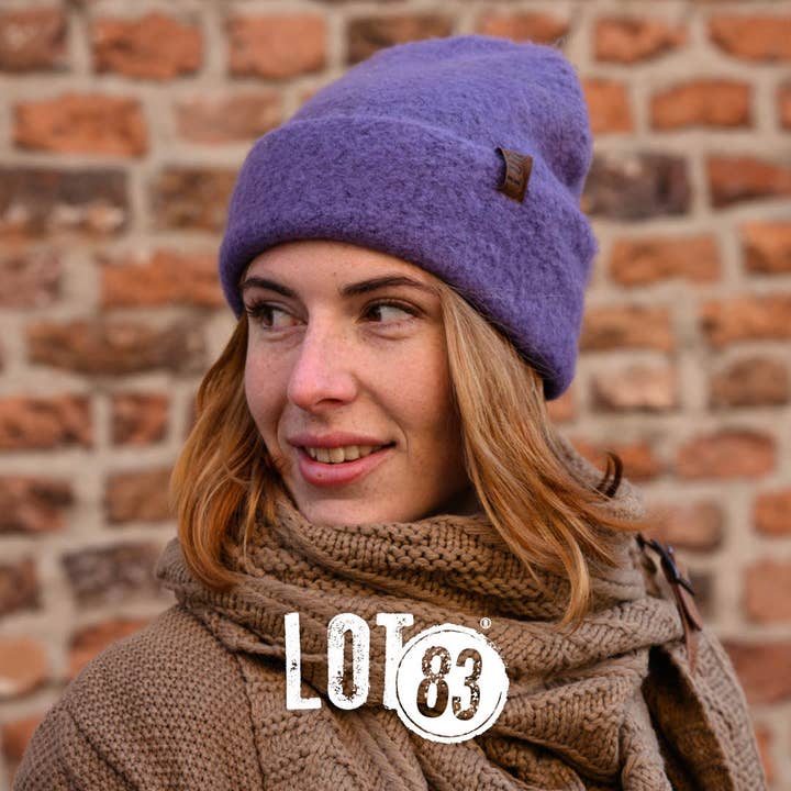 Beanie Suus Violet for wholesale by LOT83