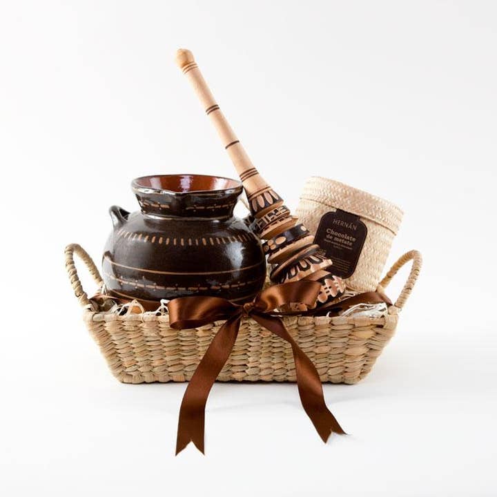 HERNÁN - Wholesale Chocolate - Cinnamon Mexican Chocolate Bolitas in Basket - 240g5