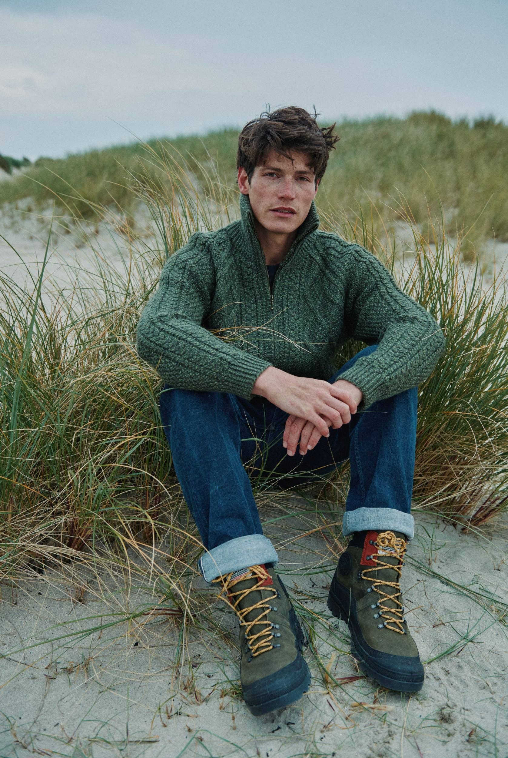 Aran Woollen Mills - Wholesale Cardigan - Heren - Brannock herenvest met rits en Aran-patroon - groen3