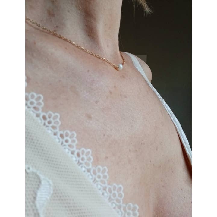 L'atelier du 6 – wholesale Ansikts-/kroppskedja – Ryggsmycke för att klä en brudklänning med pärlor.
