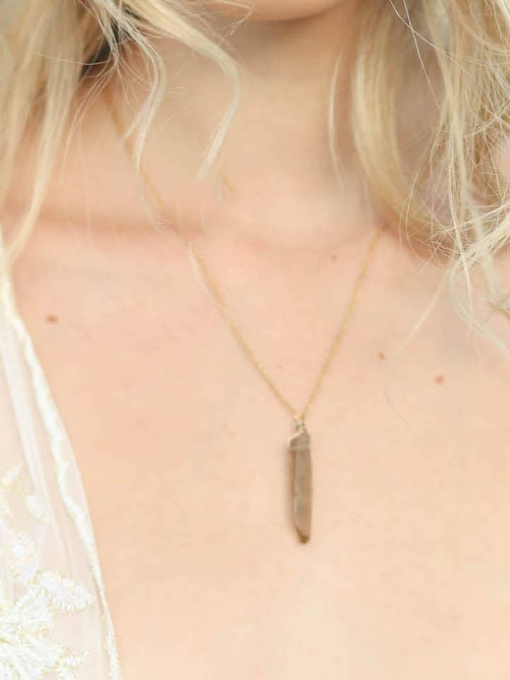 Colar Ponta de Quartzo Fumê por atacado de Zahavah Jewelry