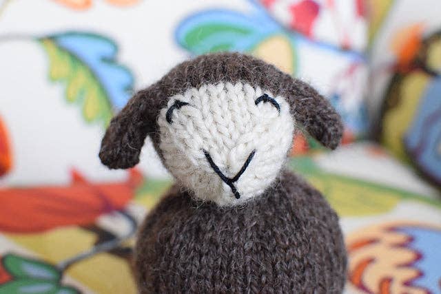 NNK Press - Vente Accessoire de tricot/crochet - Patron de tricot Sweet Sheep1