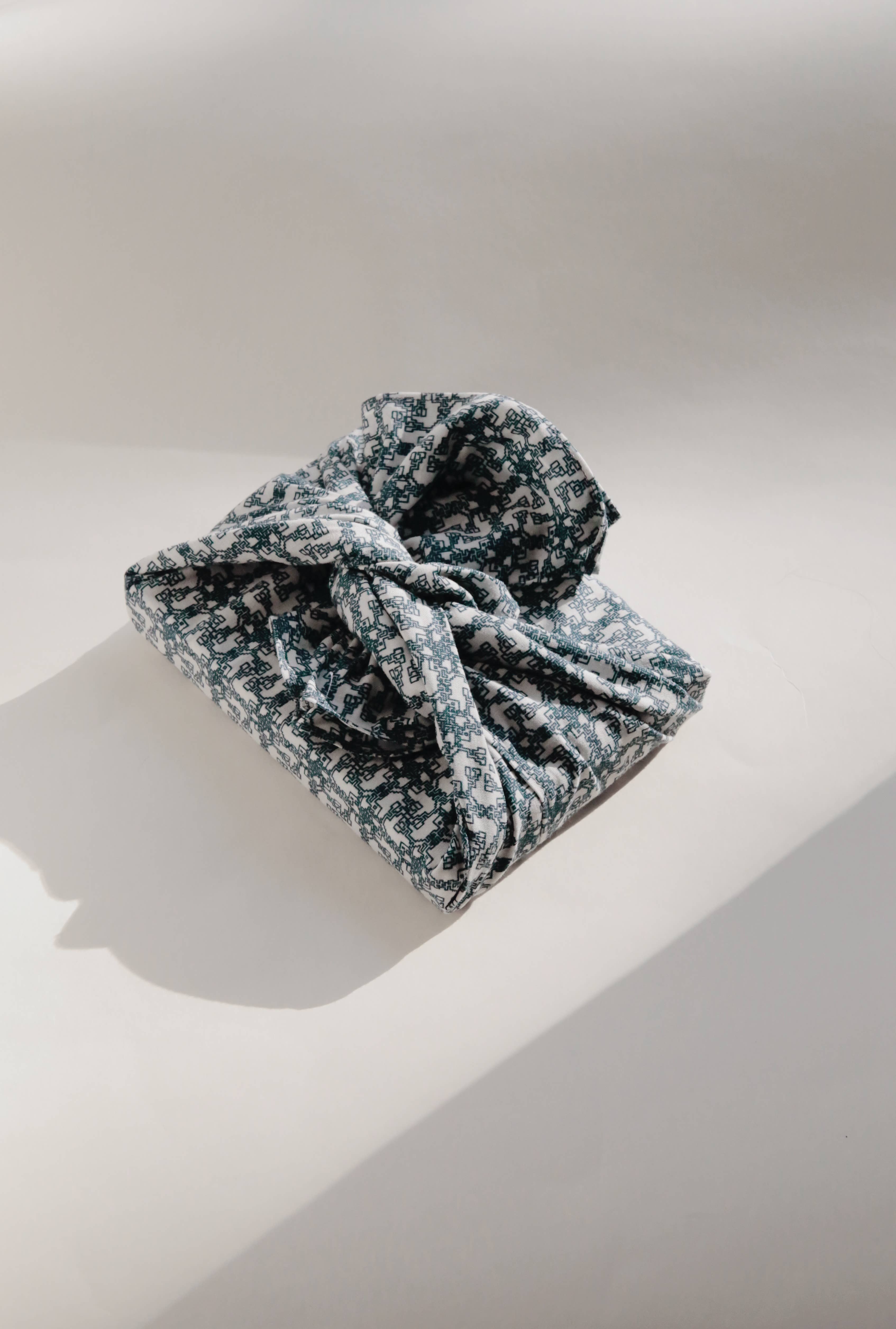 Nyra Design - Wholesale Flat Wrap - Fou Reusable Wrapping Paper 021