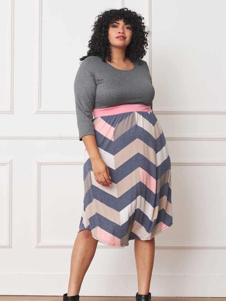 Plus midi-jurk met gebogen zoom voor wholesale door EG fashion