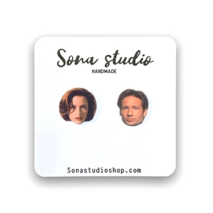 Sanningen är där ute Örhängen för wholesale av Sona Studio