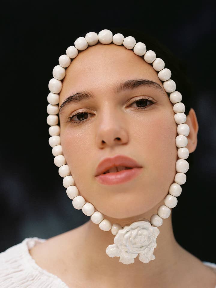 Collar de rosas y perlas for wholesale by Levens Jewels