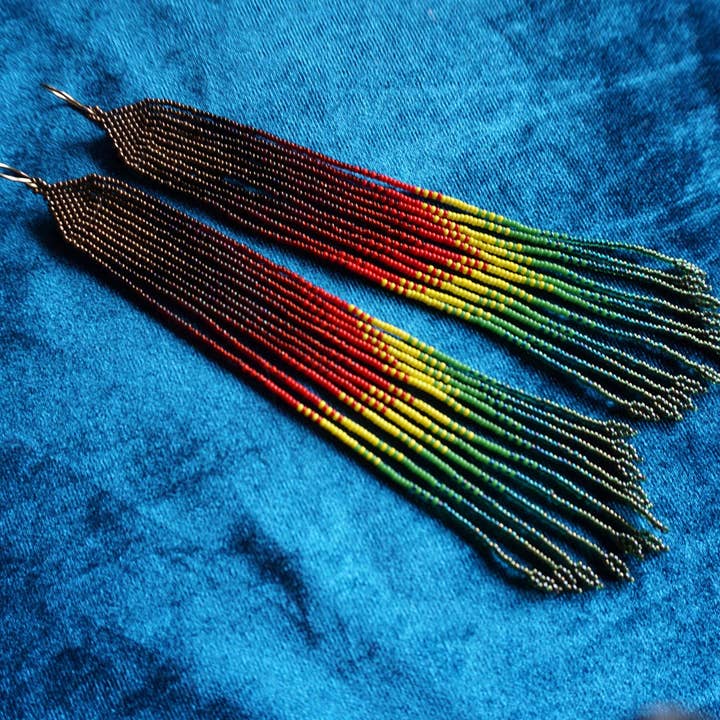 Boucles d'oreilles longues en perles « Island Vibe » de Maui Swan Designs, 15/0 pour la vente par Maui Swan Designs