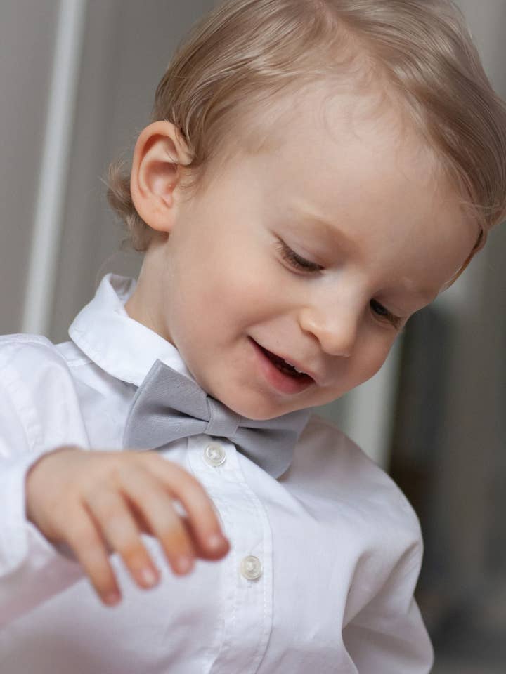 Vidar Bow Tie - Stone for wholesale by Liv & Loke