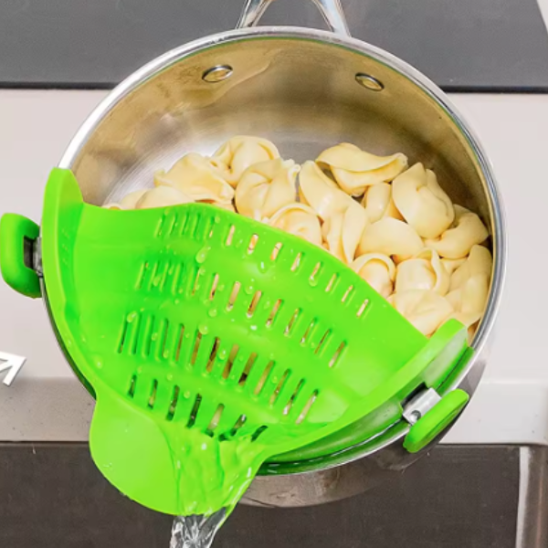 GulleeGadgets - Wholesale Kitchen Tool/Gadget - Silicone Clip-On Strainer for Pots and Pans – Drain Tool1