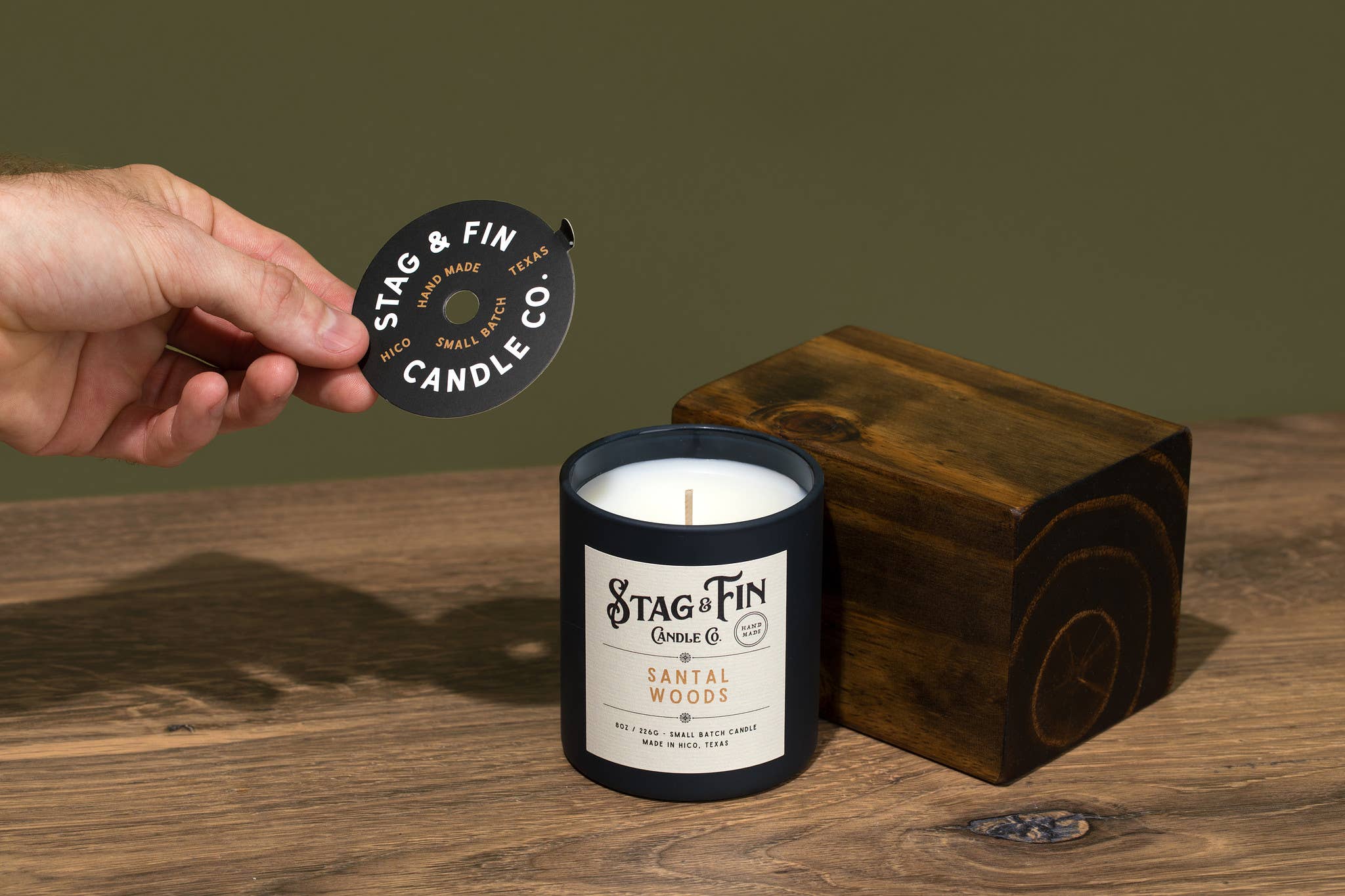 Hico Candle Co. - Vendita all'ingrosso Candela in vasetto - Santal Woods - Candela da 8oz.
