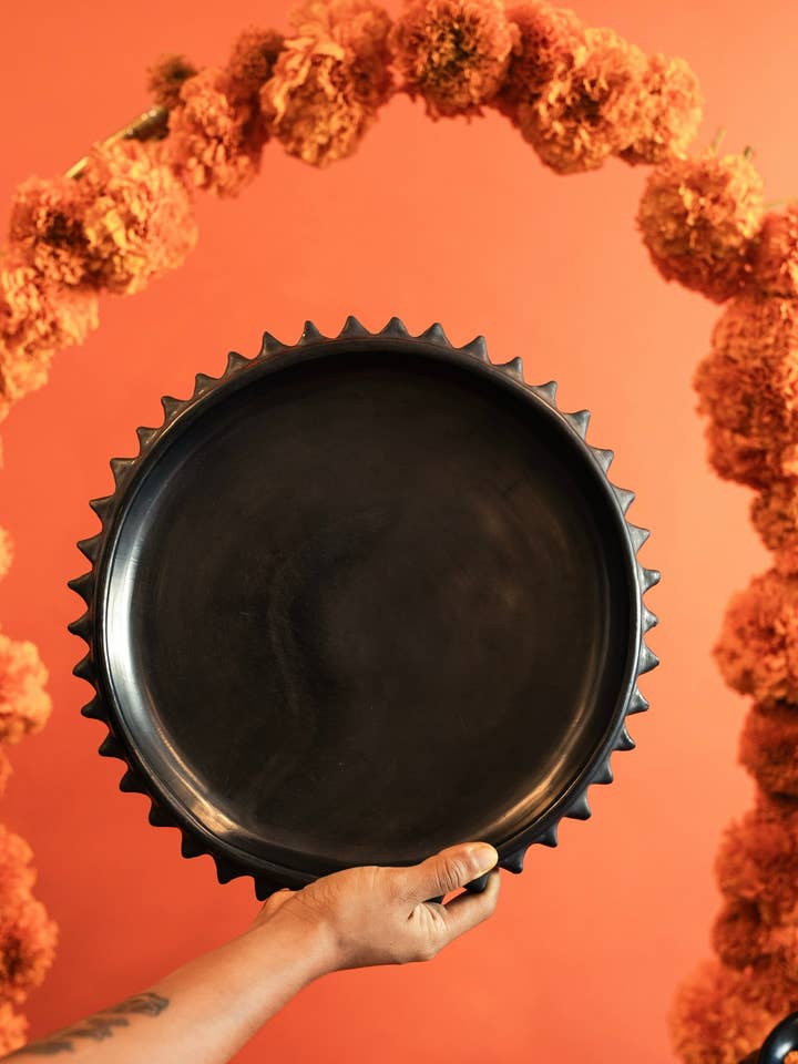 Plateau préhispanique Oaxaca Coyotepec pour la vente par The Zapotec Weavers