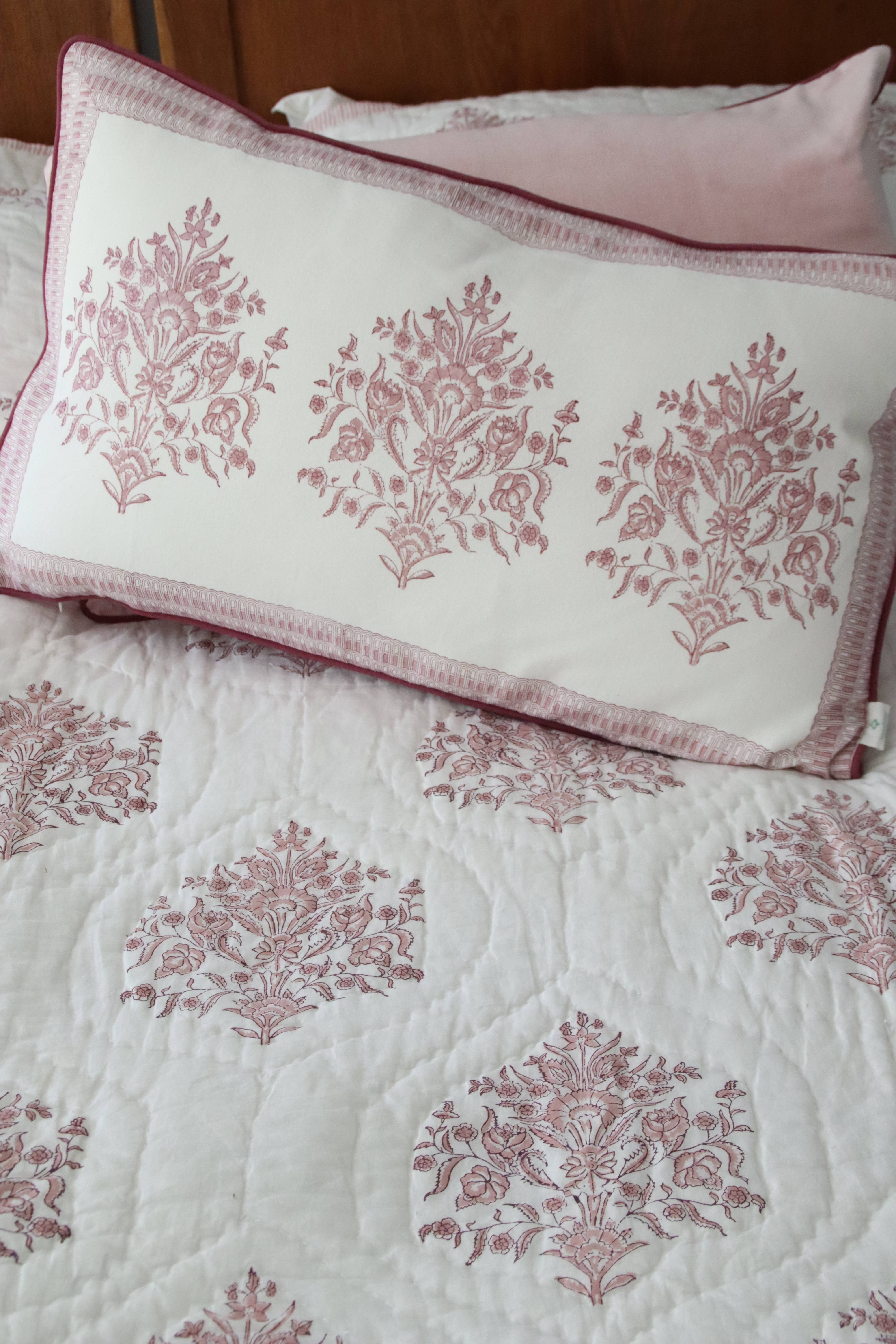 Rozablue – wholesale Dekorativ kudde – Handgjord Varmala Roza-kudde med fyllning, 40 x 70 cm3