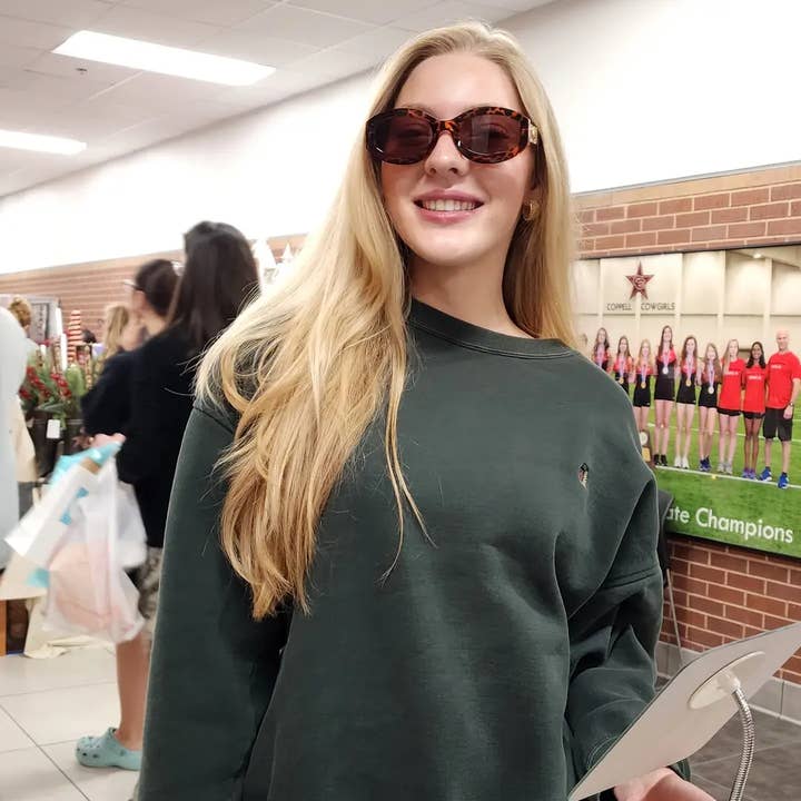 Retro coole dameszonnebril voor de zomer voor wholesale door Yaya's Luxe Wholesale