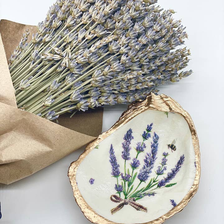 Alison Brooke Designs – Großhandel Schmuckschalen – Muschelschale mit Lavendel-Dekor als Schmuckschale