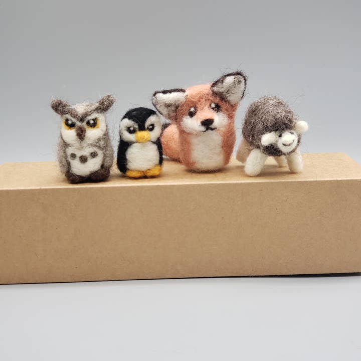 Wooliza Fiber Arts - Wholesale DIY Craft Kit - Two Little Foxes - Beginner Needle Felting Kit5