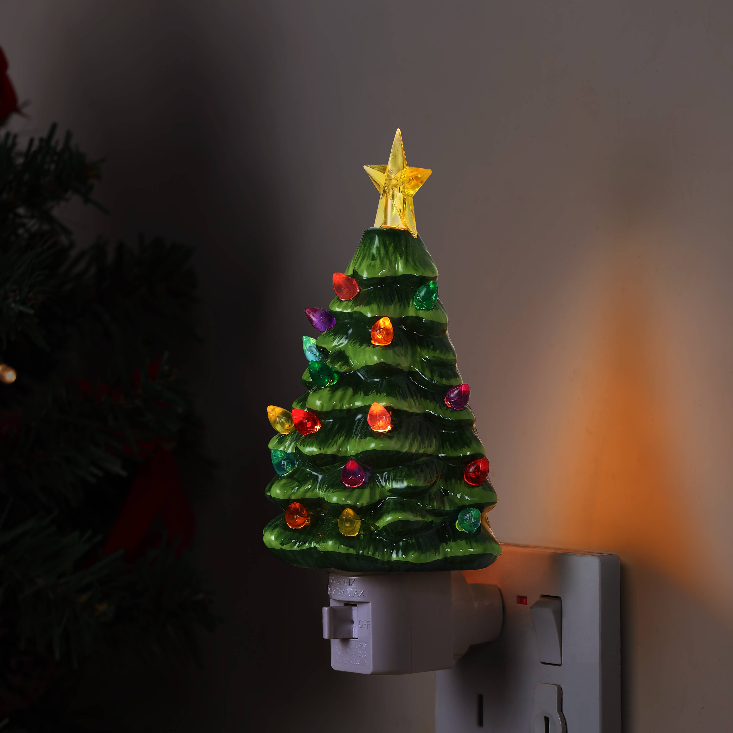 Mr. Christmas - Wholesale Christmas Decoration - Night Light - Green Tree1