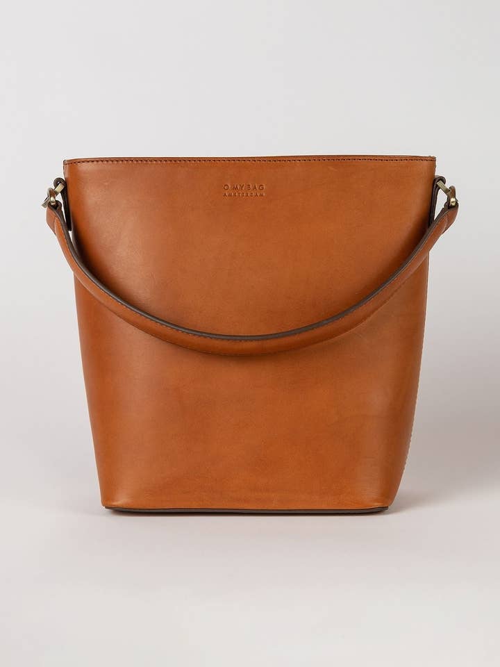 Bobbi Bucket Bag Maxi - Pele Clássica Cognac por atacado de O My Bag