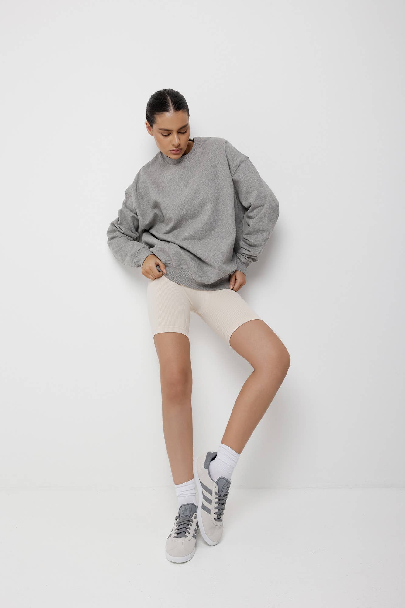 SIAWEAR - Wholesale Sweatshirt - Women's - Sweatshirt Oversize GREY 100% Premium Organic Cotton2