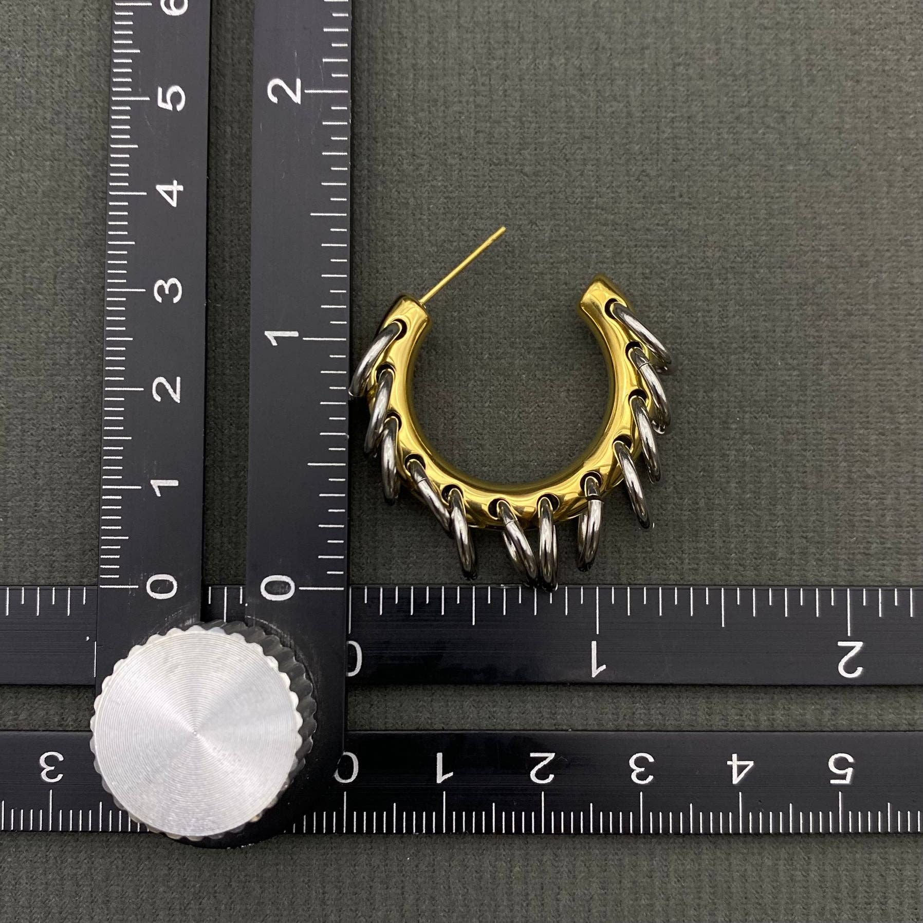 Mio Queena - Wholesale Hoop Earrings - Two-tone Ring Finge 18K Golden SS C- Shaped Earrings - FGS3