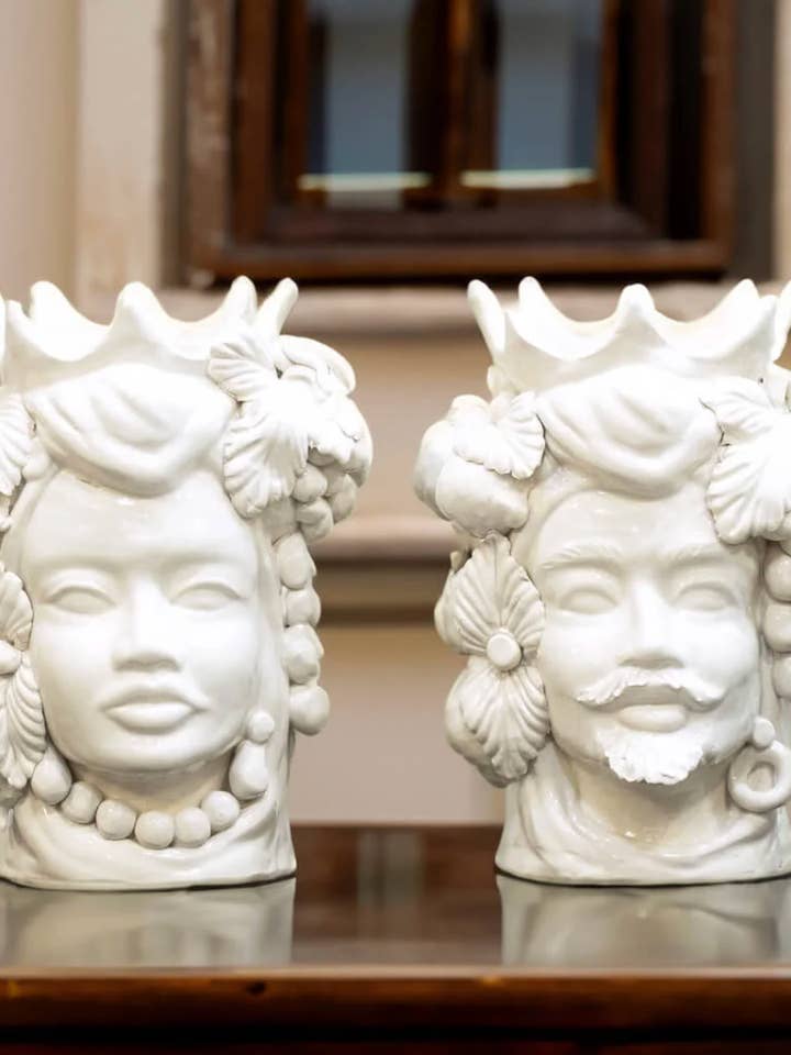 Moorse Hoofd Wit met Fruit Kroon met Spikes Keramiek Caltagirone cm H.30 L.20 Ambachtelijk voor wholesale door DD Ceramiche Siciliane