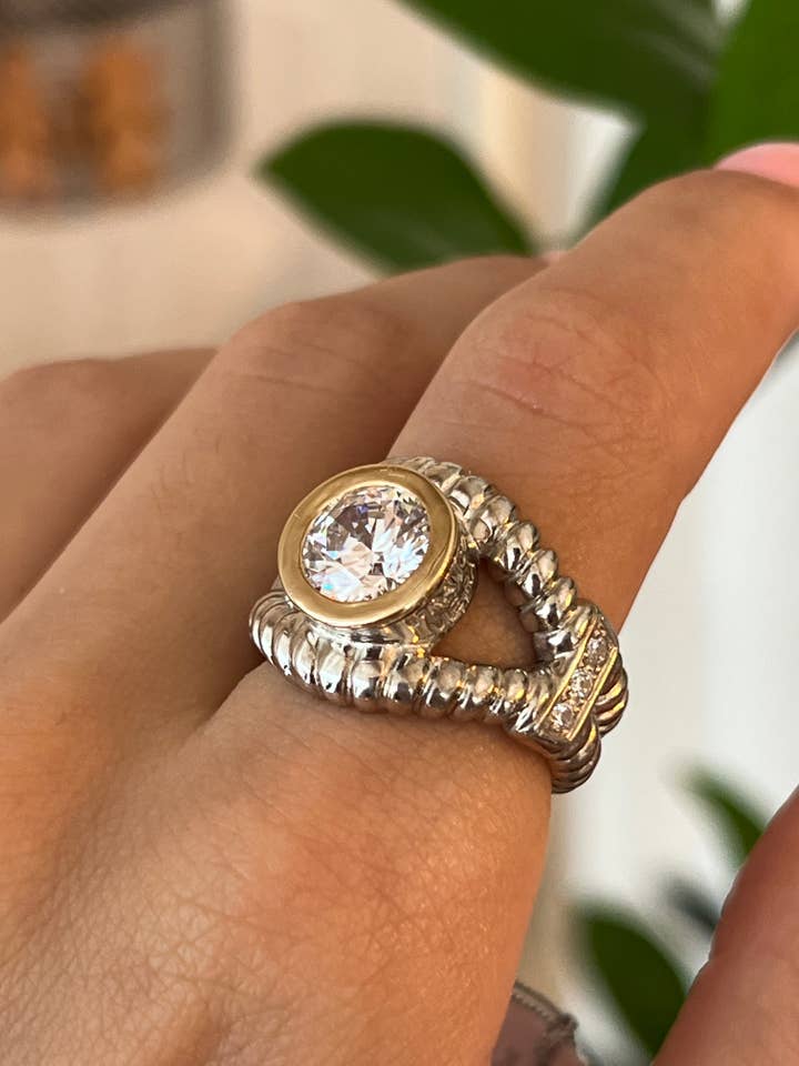 Anello solitario contorto per la vendita all'ingrosso da parte di Franco Vieira A Jóia Ideal