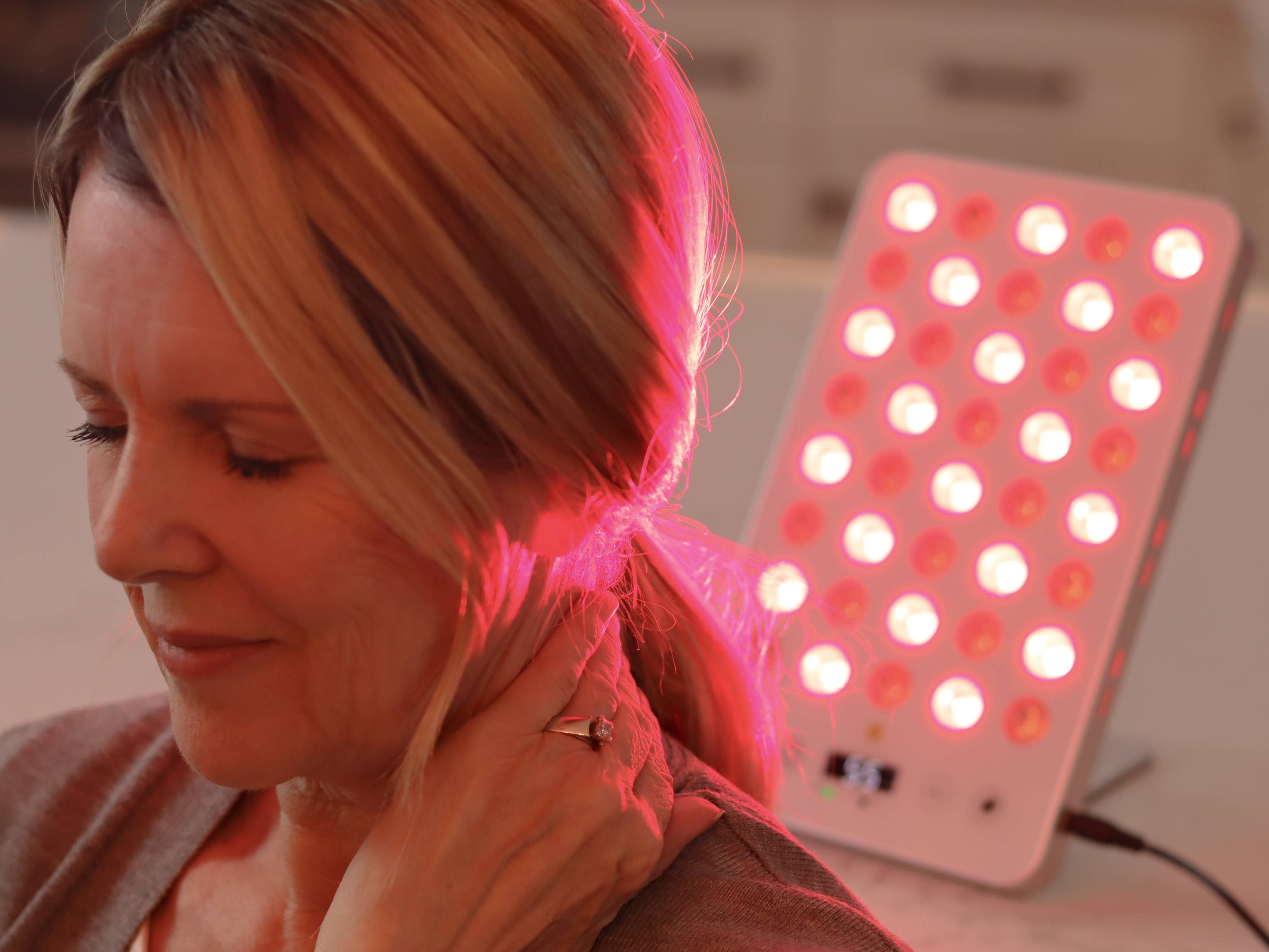 Wellness Hive Product Group - Wholesale Electronic Skincare Device - Hive Hue Panel5