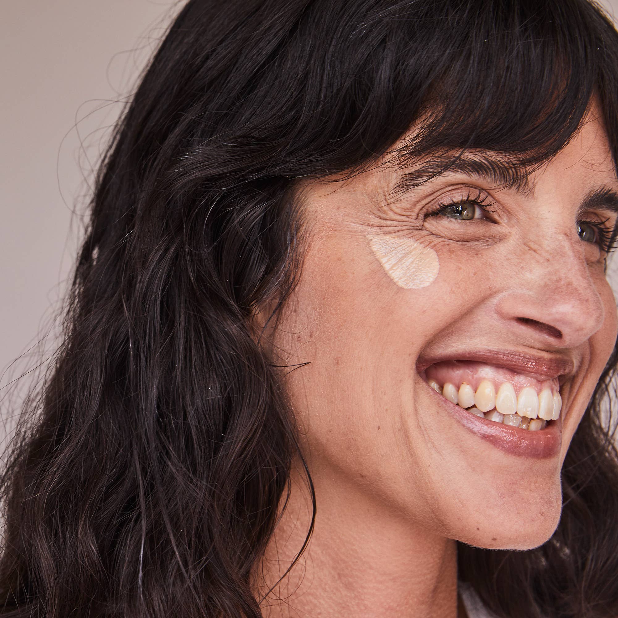 Kari Gran - Wholesale Tinted Moisturizer - Essential Tinted SPF 305