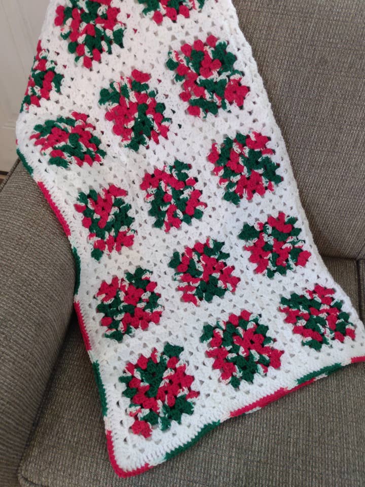 Couverture de Noël en crochet Afghan Granny Square, faite à la main pour la vente par Cold Stream Crafts