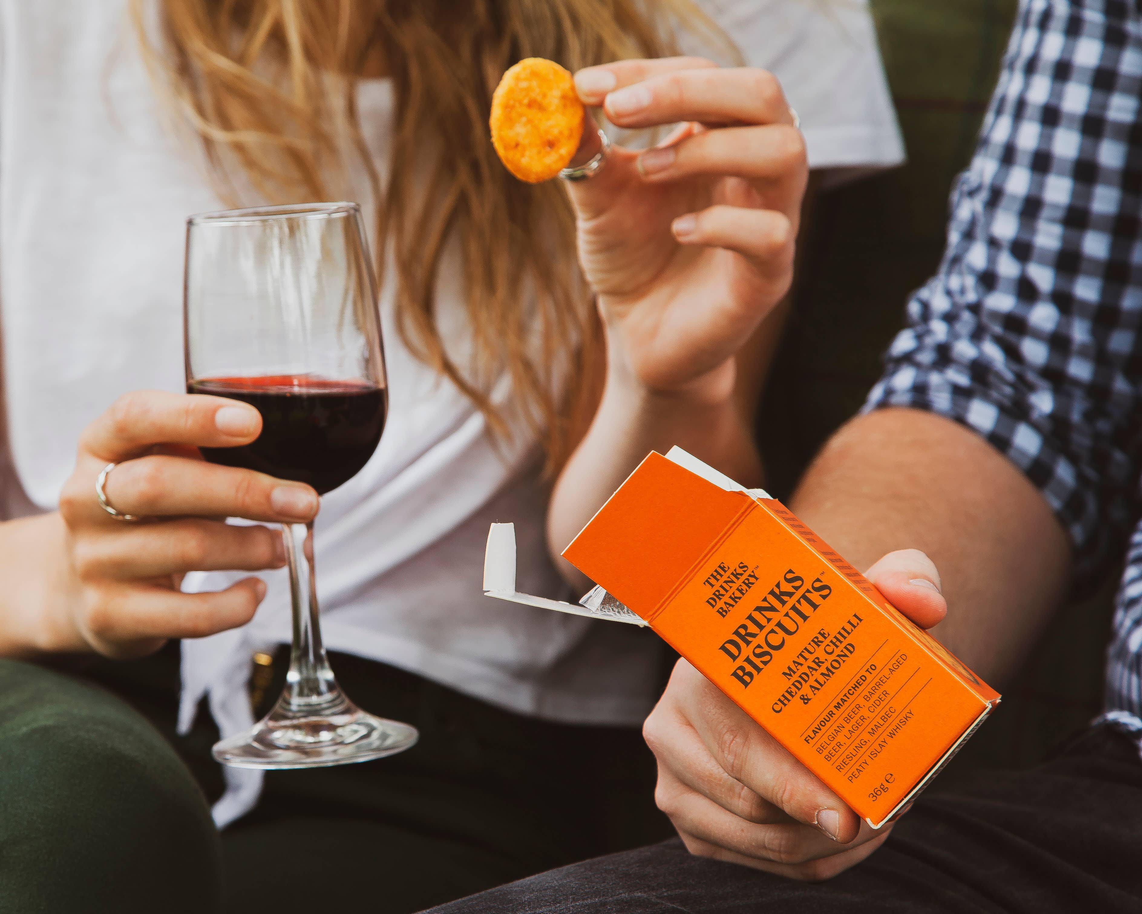 The Drinks Bakery – wholesale Biscuit – Drinks Biscuits - Mature Cheddar & Smoked Chilli 36g6