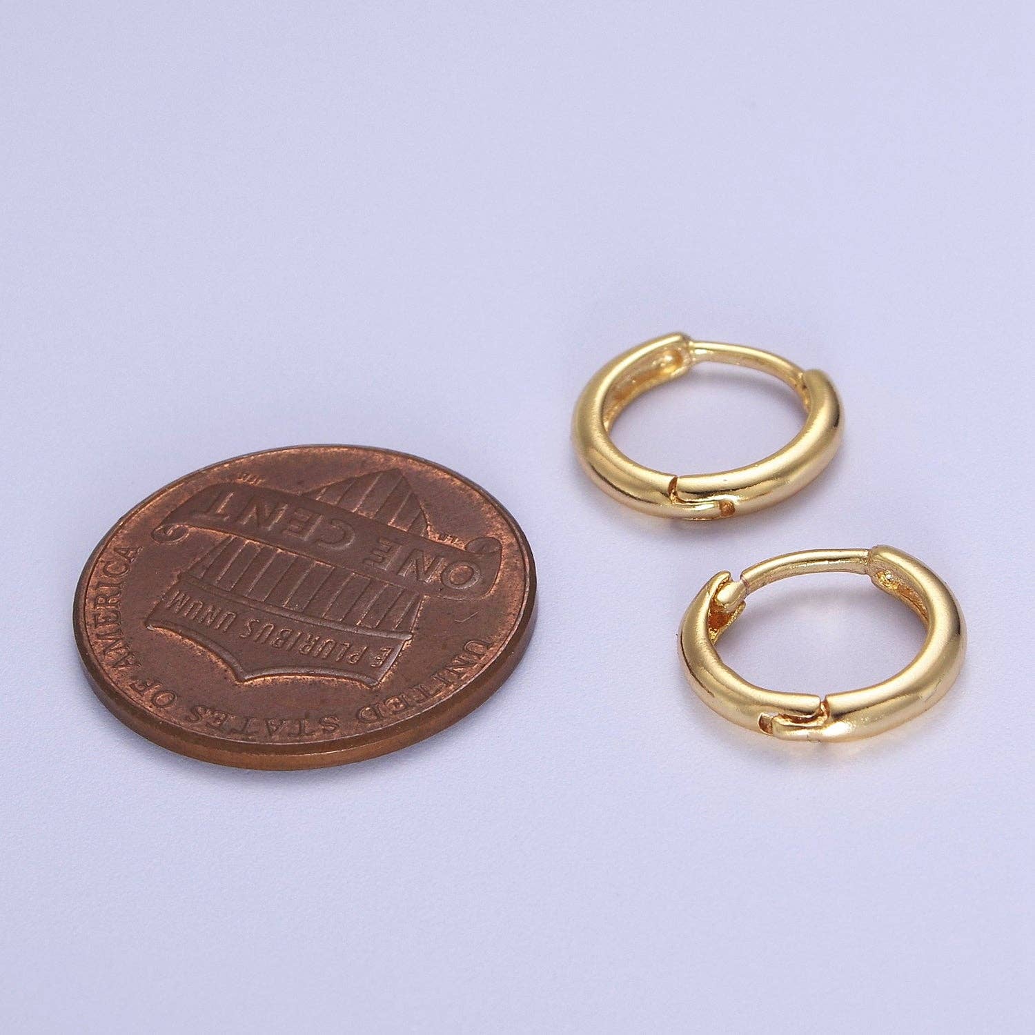 Aim Eternal - Wholesale Huggie Earrings - Dainty Gold Huggie Earring 12mm Simple Minimalist Hoop  V-0923