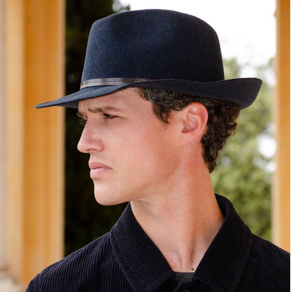 TRAVAUX EN COURS... – Großhandel Fedora-Hut – Damen – Filzhut mit Lederband und rohem Rand20