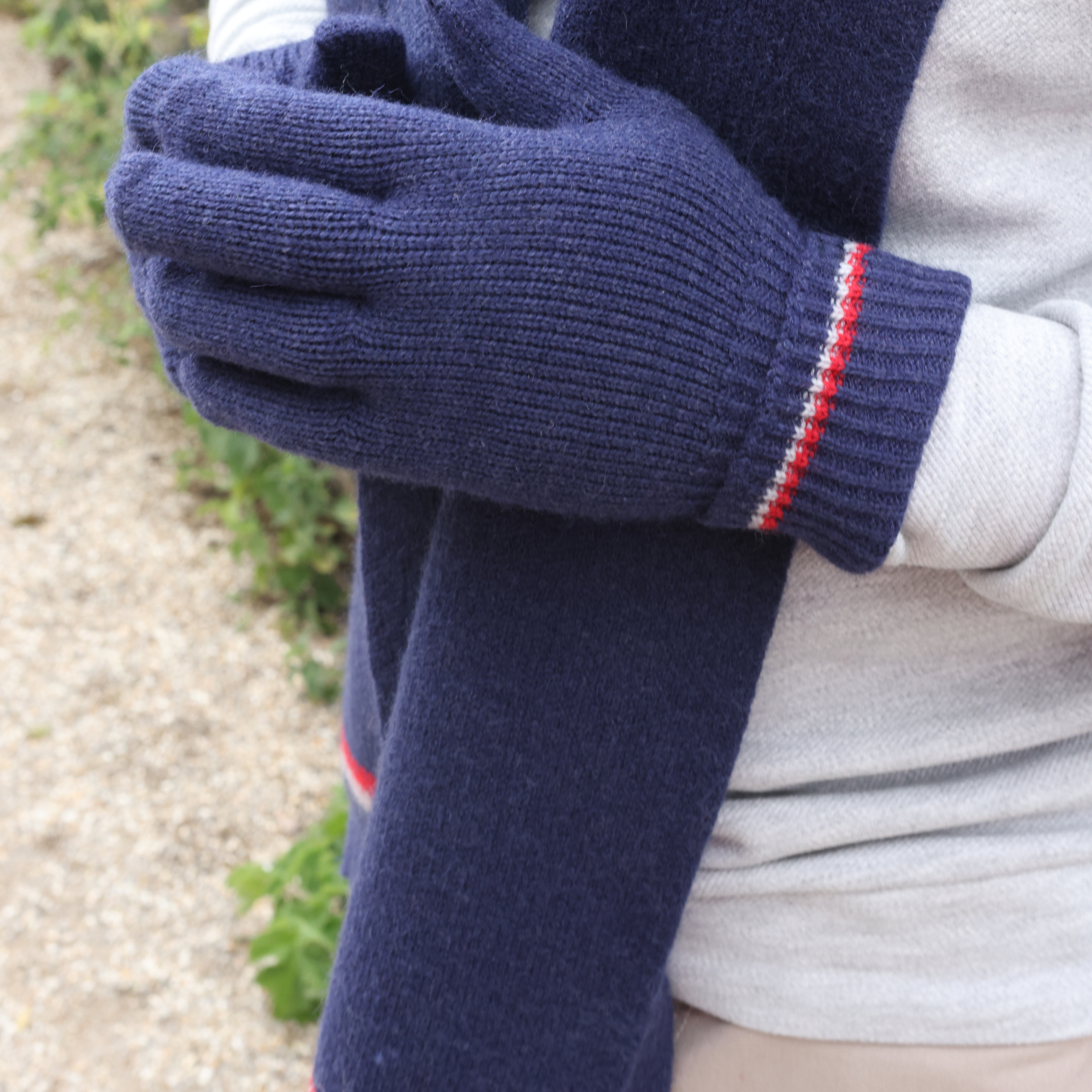 Jess & Lou – Engroshandel Handsker - Dame – Marineblå hyggelige dobbeltstribede handsker GL2400