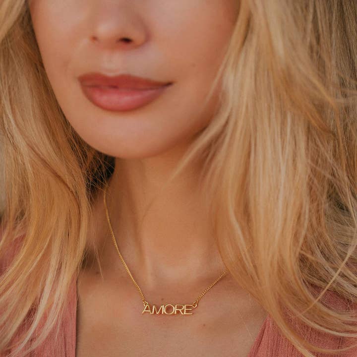 Collier Amore - Or pour la vente par Charlotte's Web Jewellery