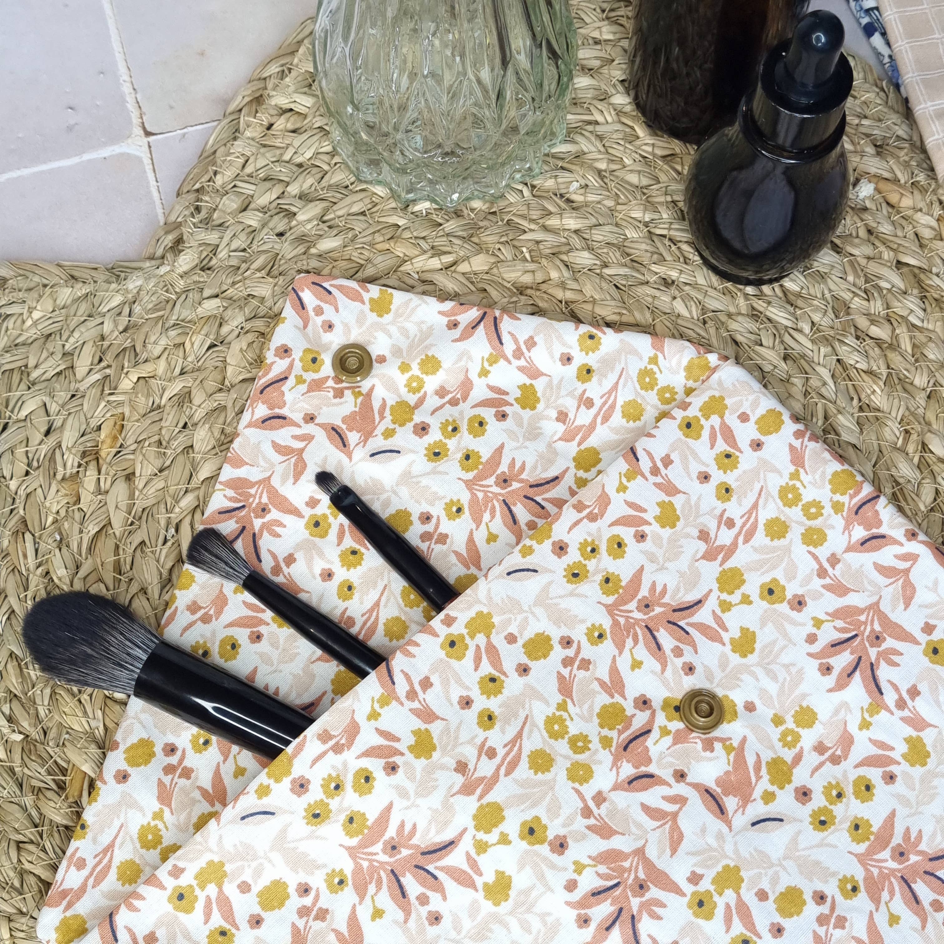 Alice et Jeanne - Wholesale Toiletry Bag - Women's - Léontine coated cotton makeup bag1