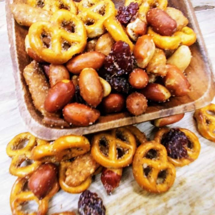 SIPPIN SNAX Gourmet Bar Snacks - Wholesale Trail Mix - SIPPIN SNAX Savree Herb SNX MIX 4.2 oz CASE (12 Ct)1