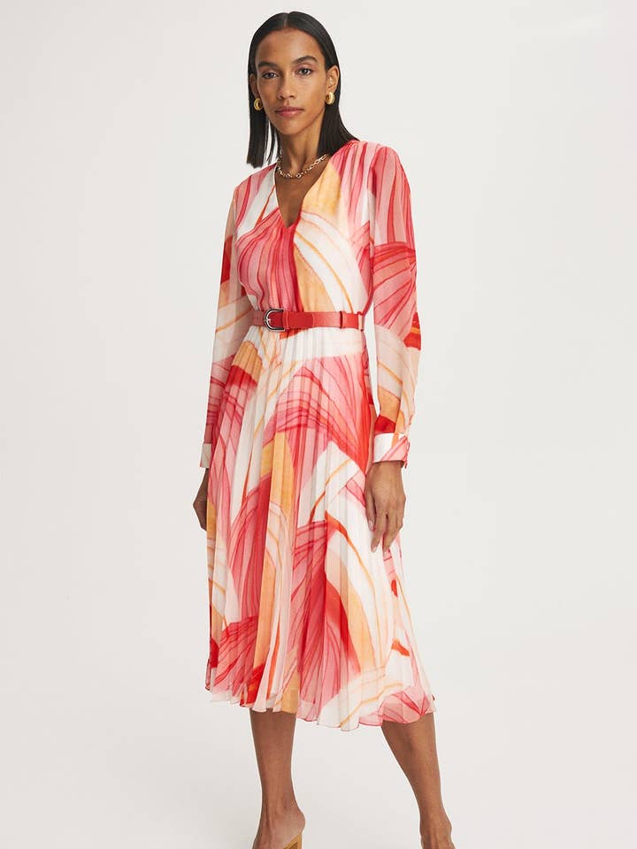 Robe Kayla rouge à motif abstrait et taille ceinturée pour la vente par Perspective