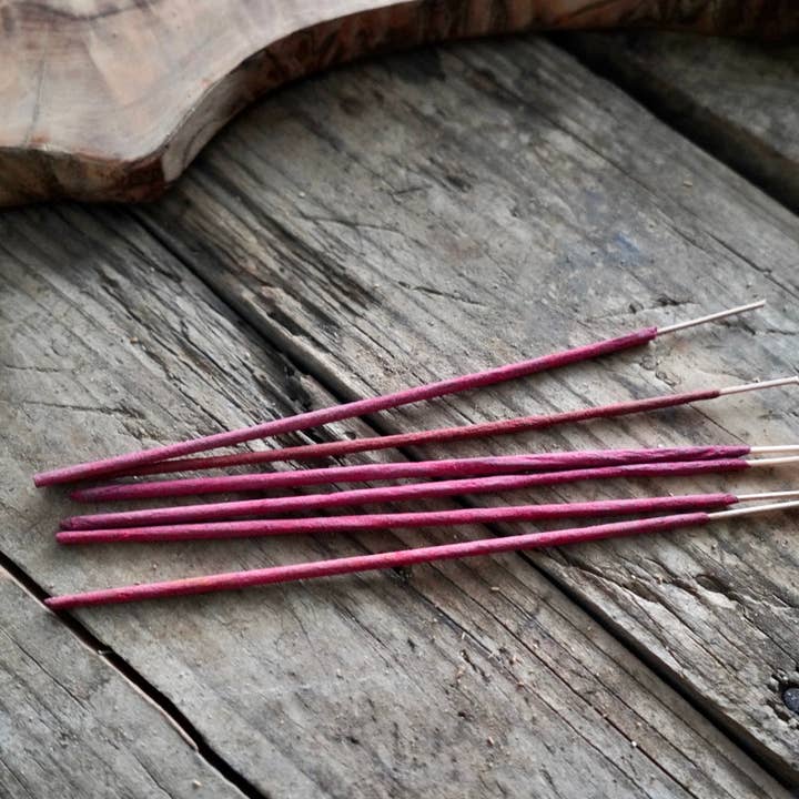 ReturnToTheRoots - Wholesale Incense - DRAGONS BLOOD Hand-Rolled Artisan Incense 6 Pack1