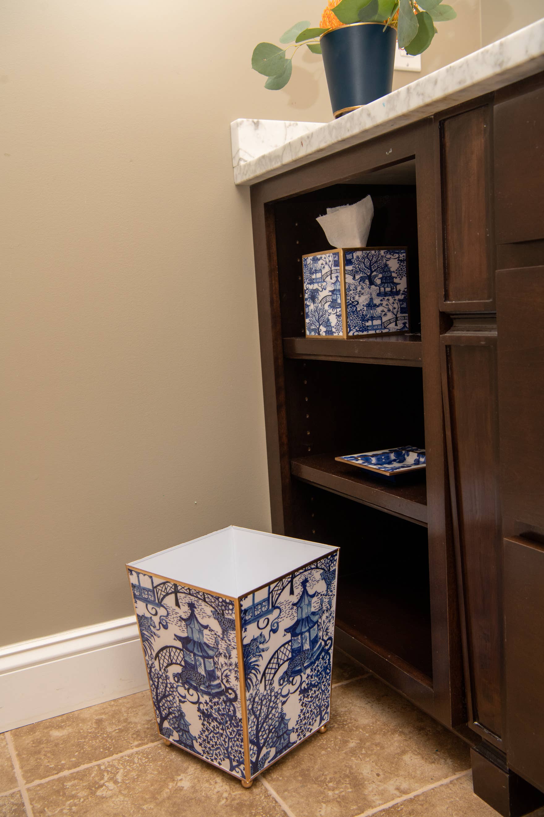 Jaye's Studio - Wholesale Bathroom Accessory Set - Garden Party Enameled Square Wastebasket 98