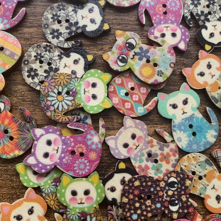 Magnifique Hearts - Wholesale Sewing Button/Snap - Wooden Cat Buttons, 1.2 Inch, Cat Buttons, Assorted Styles,