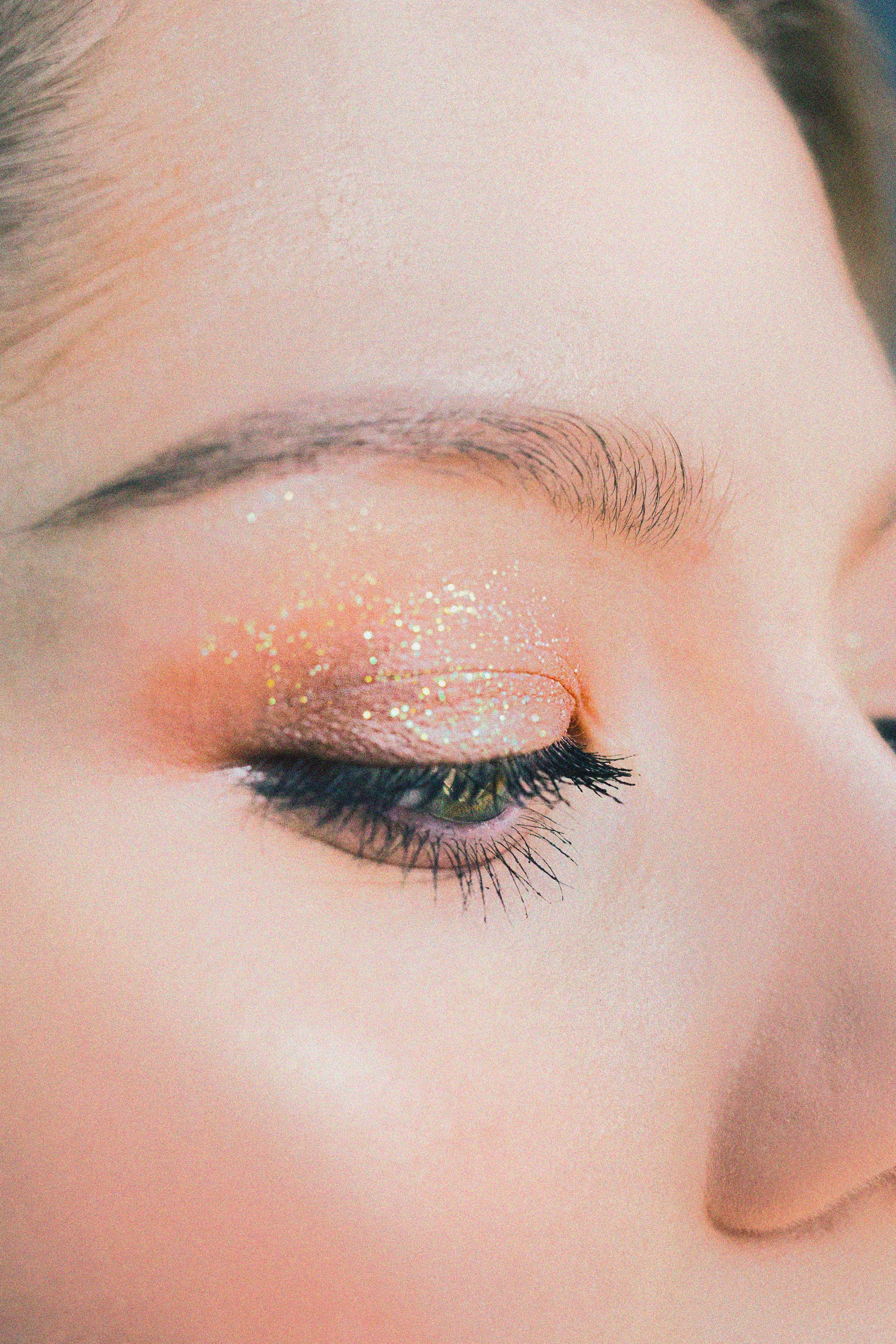 Lavender Stardust - Wholesale Body Glitter/Shimmer - Roll-On Shimmer Goldie5