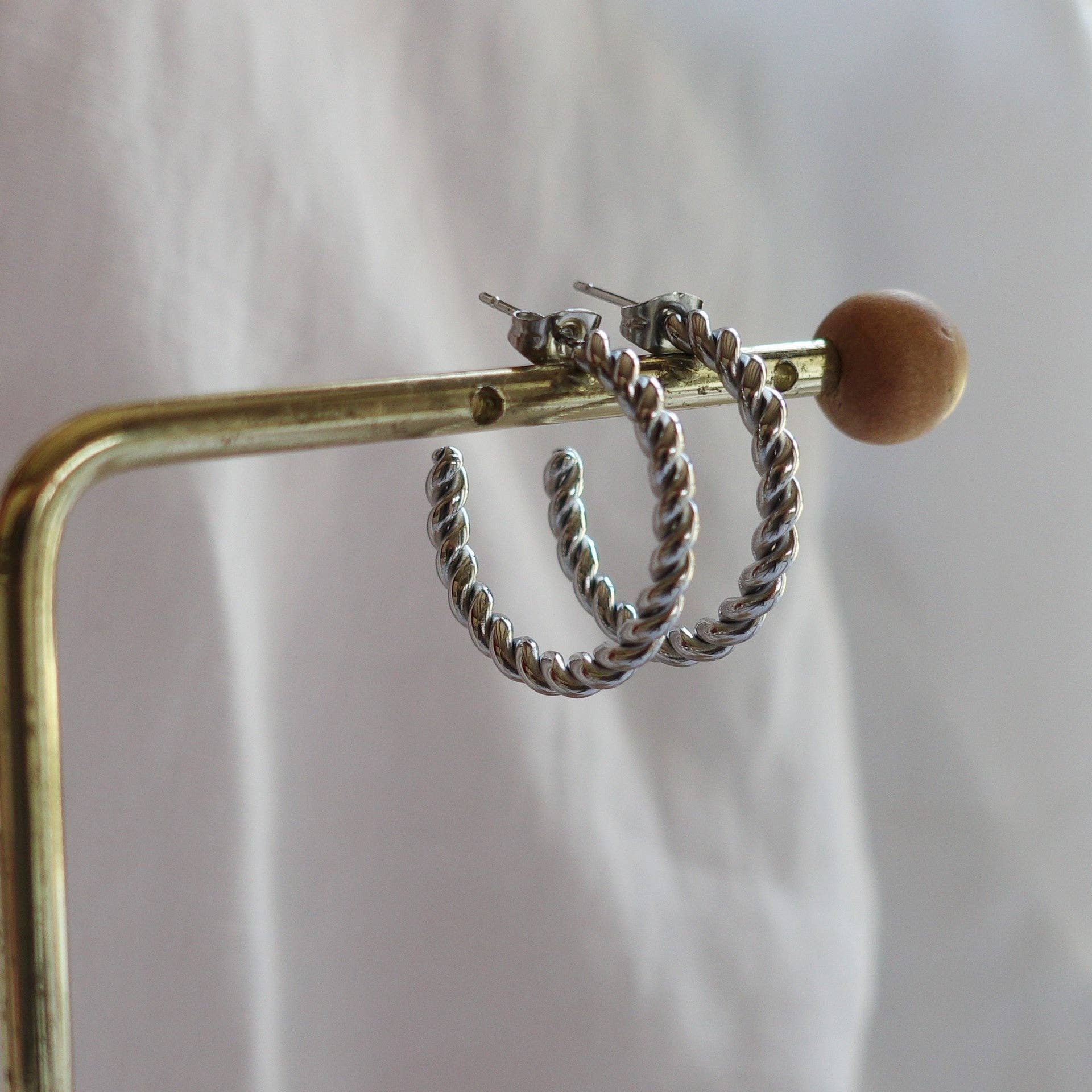 Daemon srls - Vendita all'ingrosso Orecchini a cerchio - BLAKE - Orecchini a cerchio torchon in acciaio inossidabile7