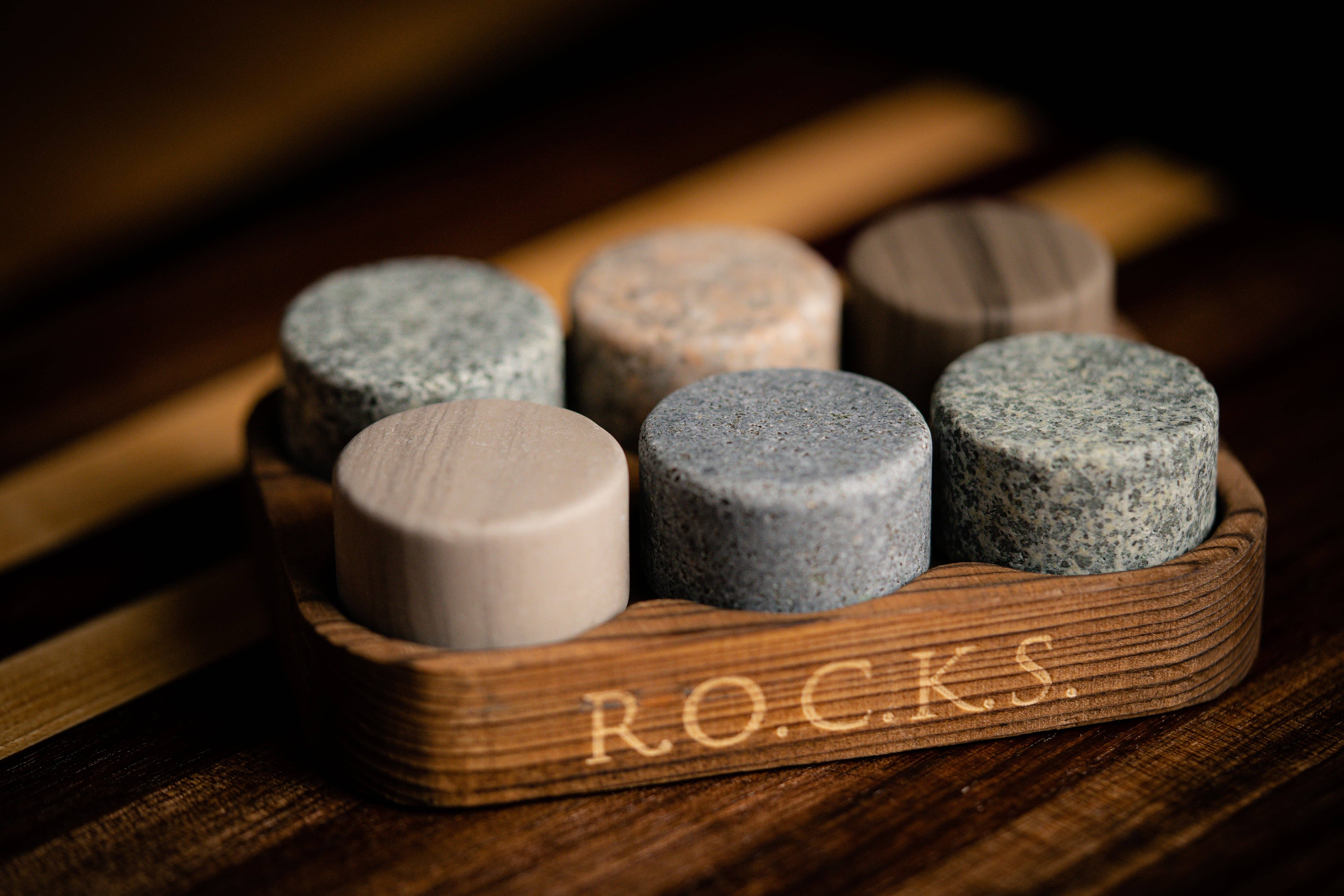 ROCKS Whiskey Chilling Stones EU – wholesale Kuber för drinkkylning – Original Rocks whiskeykylstenar i granit5