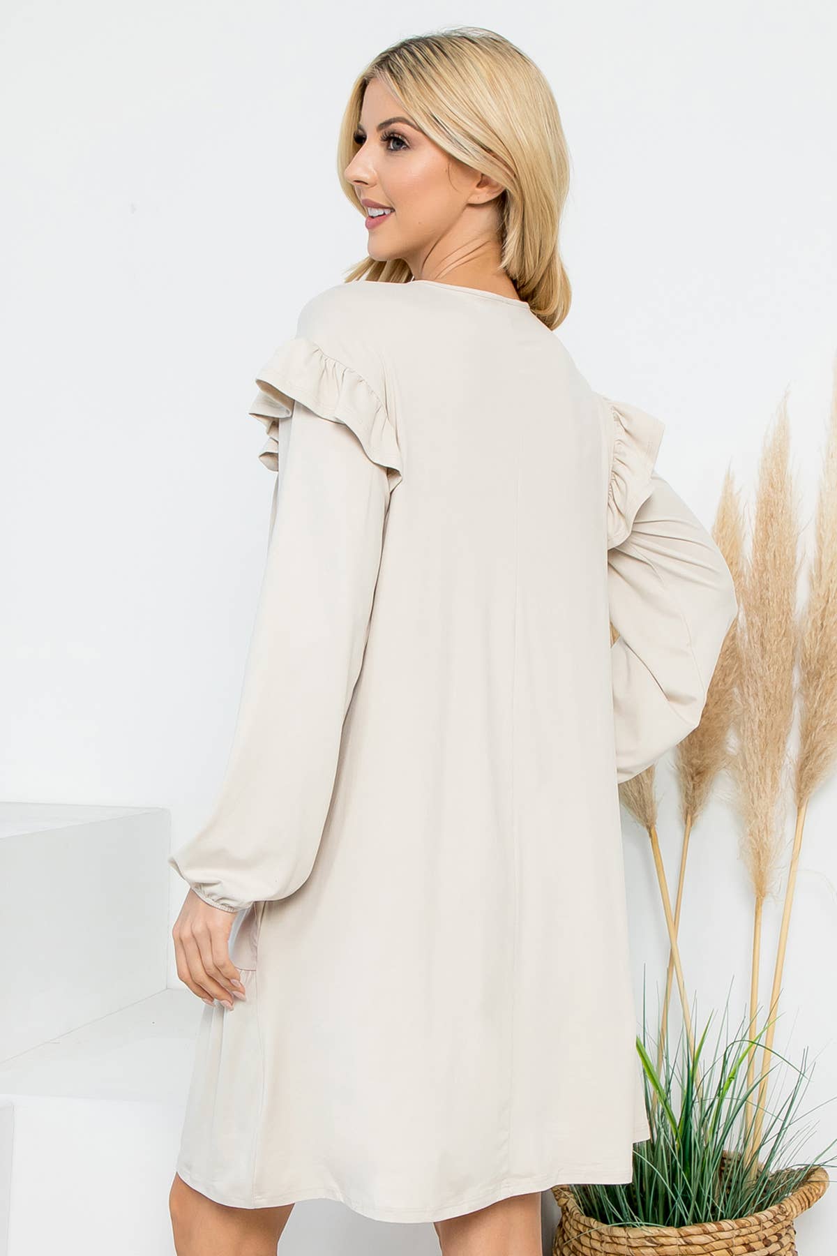 You & Me - Vendita all'ingrosso Vestito - Donna - YMD10024V - ABITO A TINTA UNITA CON DETTAGLIO A VOLANT A MANICHE LUNGHE16