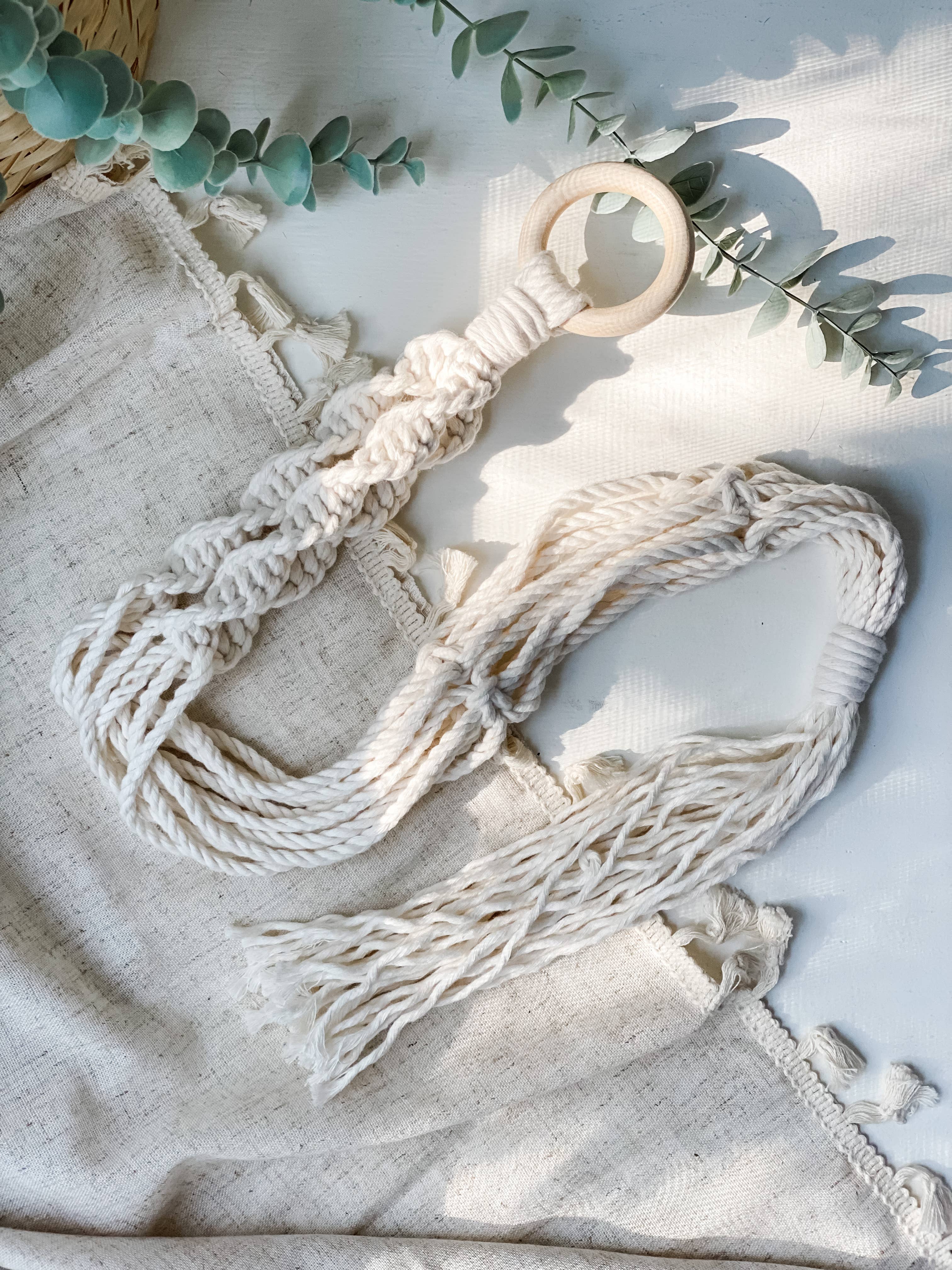 Ashley's Macrame - Wholesale Hanging Planter - Classic Macrame Plant Hanger1