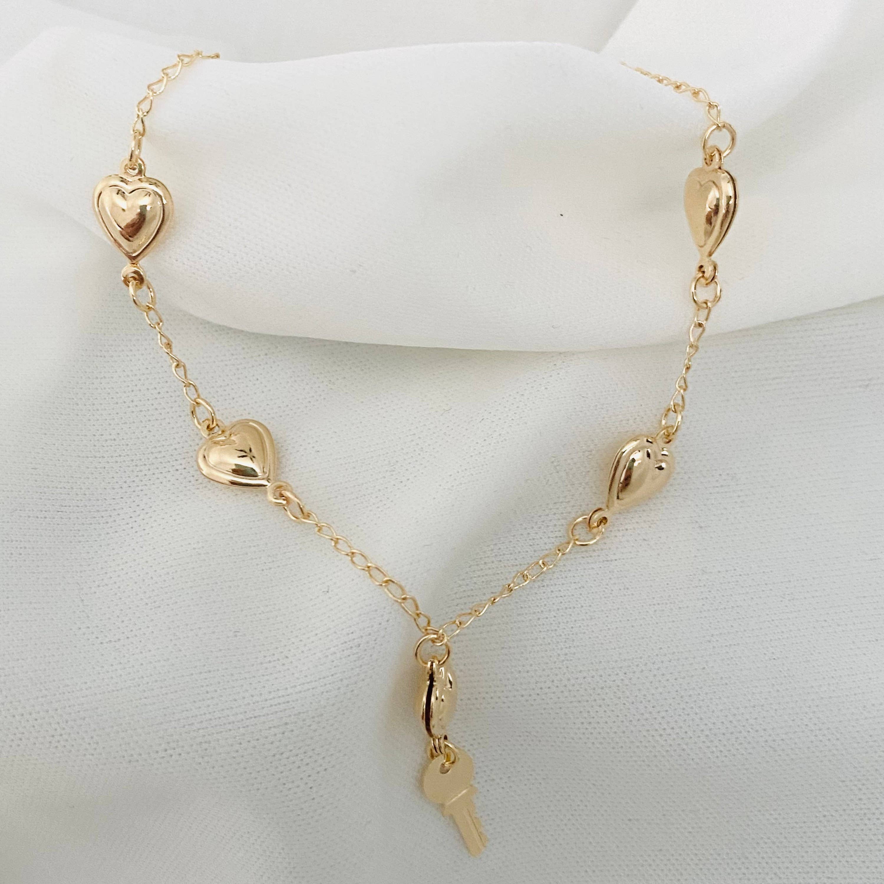 Housegoldjewelry - Wholesale Charm/Dangle Bracelet - Heart and Key Bracelet, 18k Gold Filled Heart Bracelet, Gold4