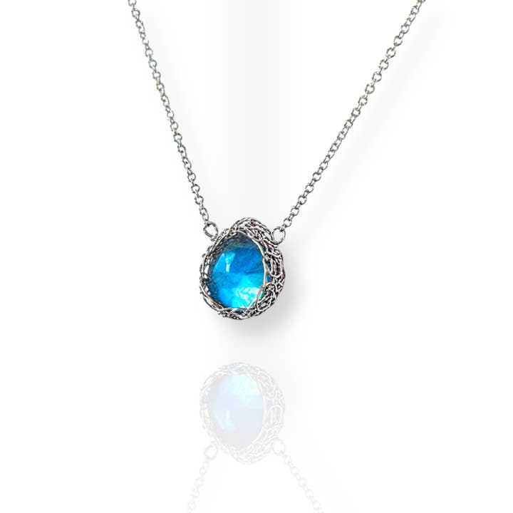 Collier en forme de larme labradorite en argent pour la vente par Arivka Jewelry